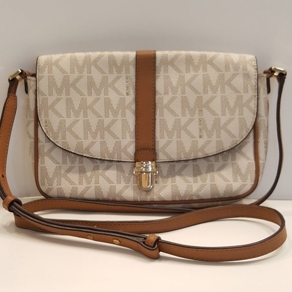 Michael Kors Handbags - Michael Kors cross body bag.
